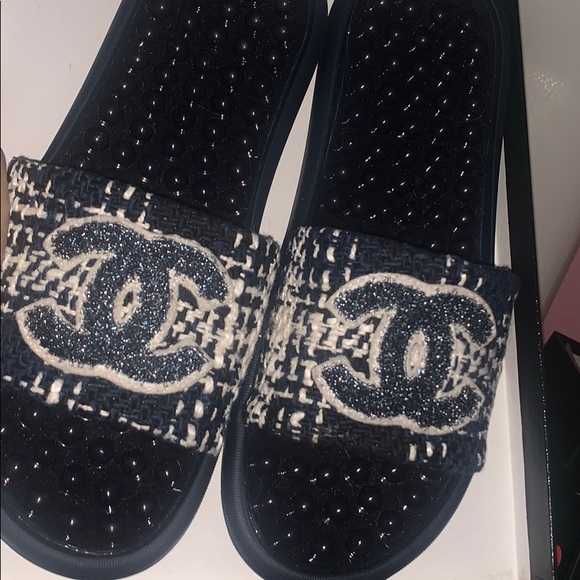 CHANEL Shoes - Pool slides CHANEL Shoes - Pool slides